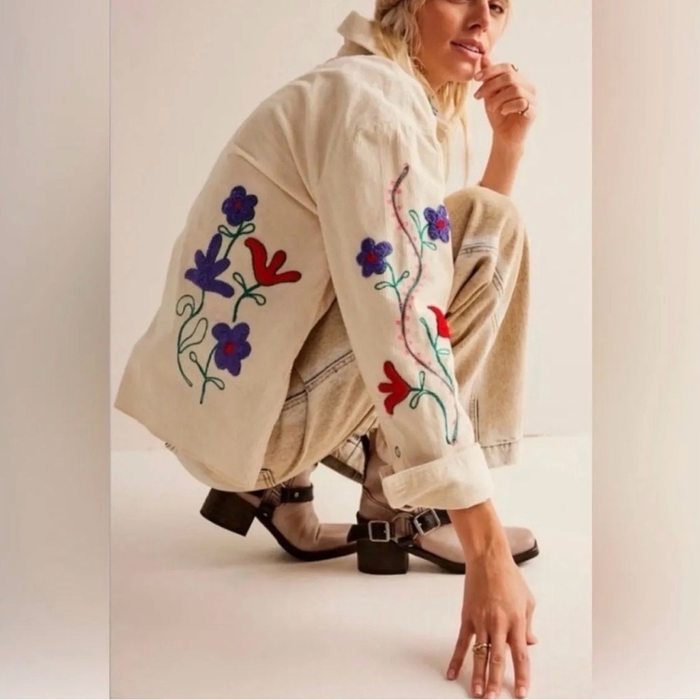 Pre❤️ We The Free Winter Bloom Embroidered Pullover - Perfect Condition!